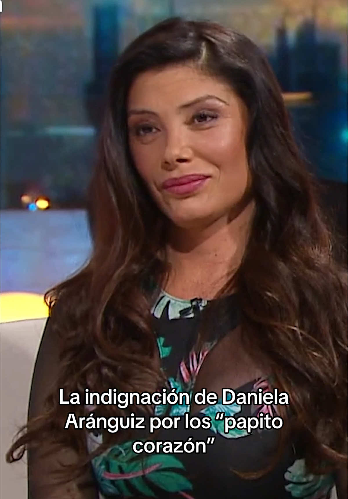 Mientras escuchaba el caso de Roxana Muñoz, Daniela Aránguiz se indignó por la baja pensión de alimentos que recibe y por los 