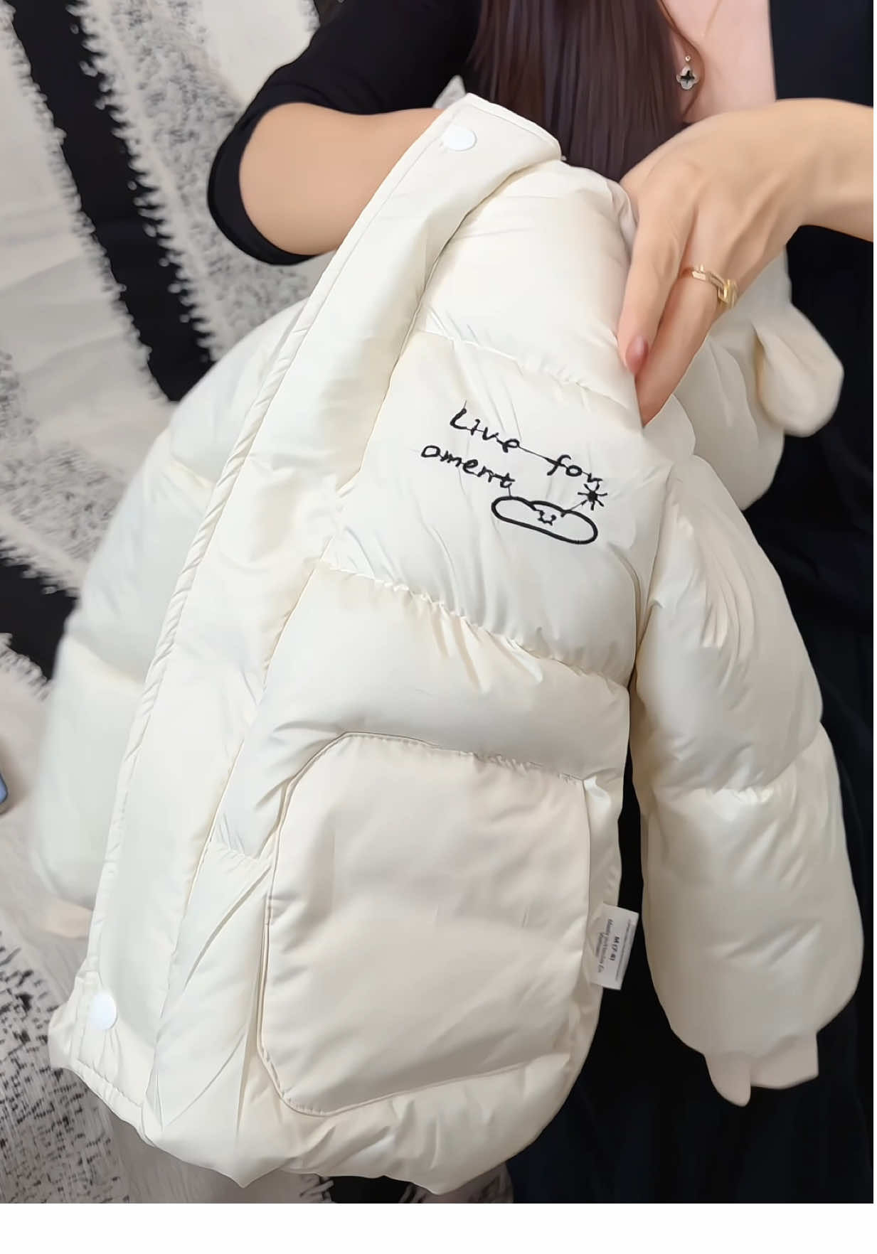 Áo xinh ấm áp #lanakids02 #aokhoacphao #aophaotaigau 