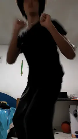 One more #fyp #dancechallenge2025 #dancetiktok #dancetrend #backitup 