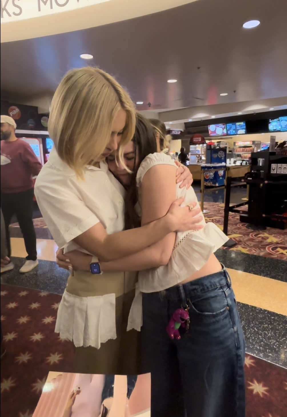 I honestly can’t remember half of what I said, but she’s truly one of the most beautiful, kind-hearted souls ever @SYD 💞✨ #sydneysweeney #fyp 