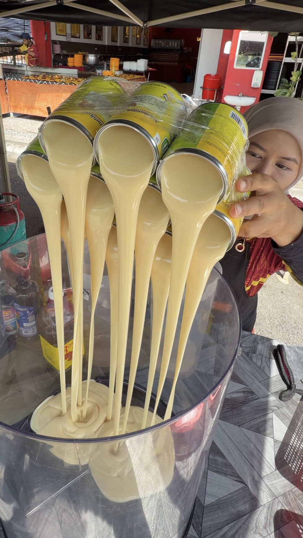 Making Of Massive Grass Jelly Syrup in Malaysia 🔍 Business name  Lawar Village 📍Address Jln SP 11/2, Seri Pristana, 47000 Sungai Buloh, Selangor, Malaysia  💵 Price  Free For Dine-In