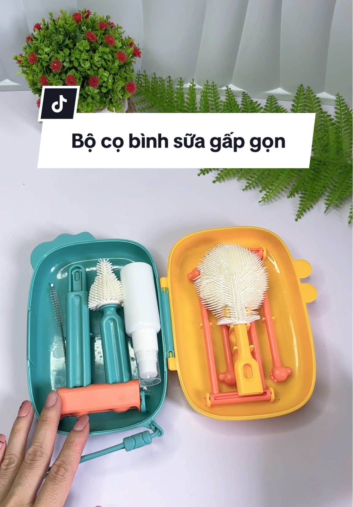 Kinh nghiệm khi đi sinh là các mom nên sắm bộ cọ bình sữa gấp gọn này nó nhỏ gọn tiện lợi mà dùng được lâu dài có sẵn chỗ phơi bình cho mình luôn nha #boruabinhsuadidong #boruabinhsua #cobinhsua #chuanbidososinh #mevabe 