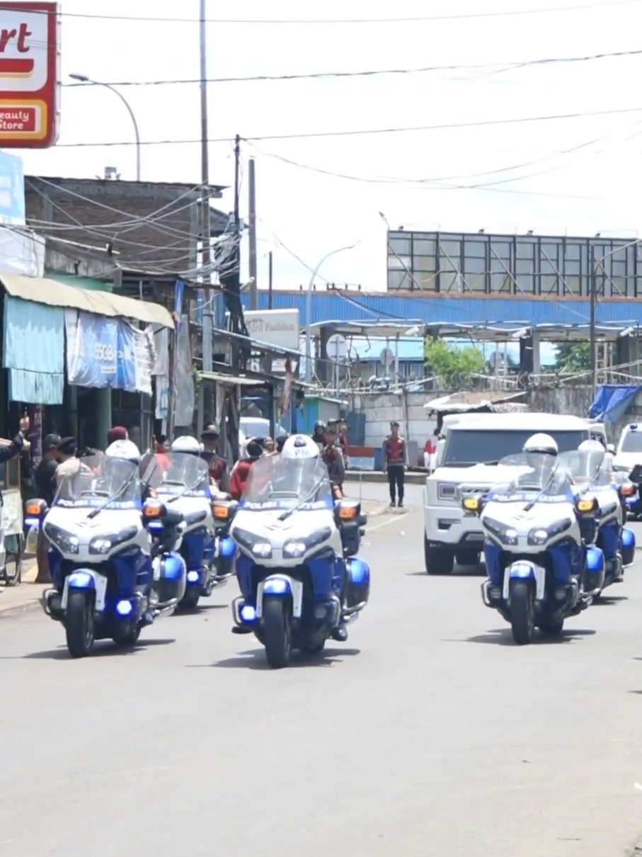 Presiden Republik Indonesia RI 1 Prabowo Subianto menuju Pelabuhan Indah kiat merak setelah selesai meresmikan pabrik Lotte Chemical. #prabowosubianto #ri1🇮🇩🇮🇩🇮🇩🇮🇩 #paspampres #carspotting  #CapCut 