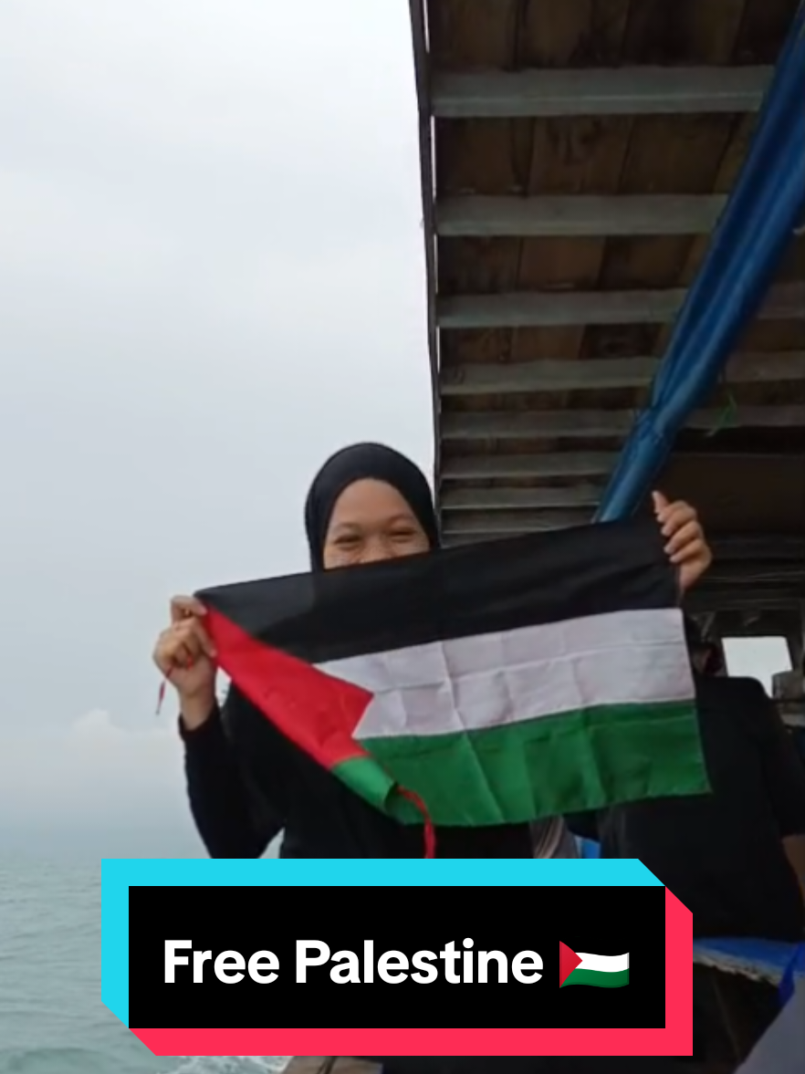 bismillah... fiiamanillah. perjalanan teteh dan Dede ke pulau seribu. bersama rombongan Yakesma kota Tangerang. semoga semuanya selalu dalam lindungan Allah SWT. free Palestine 🇵🇸. suarakan terus kemerdekaan Palestina dan masjid AL AQSHA. #freepalestine  #pulauseribu  #laut #perahu @RTQ Roudhotul Jannah @hwdeeya @yakesmatng 