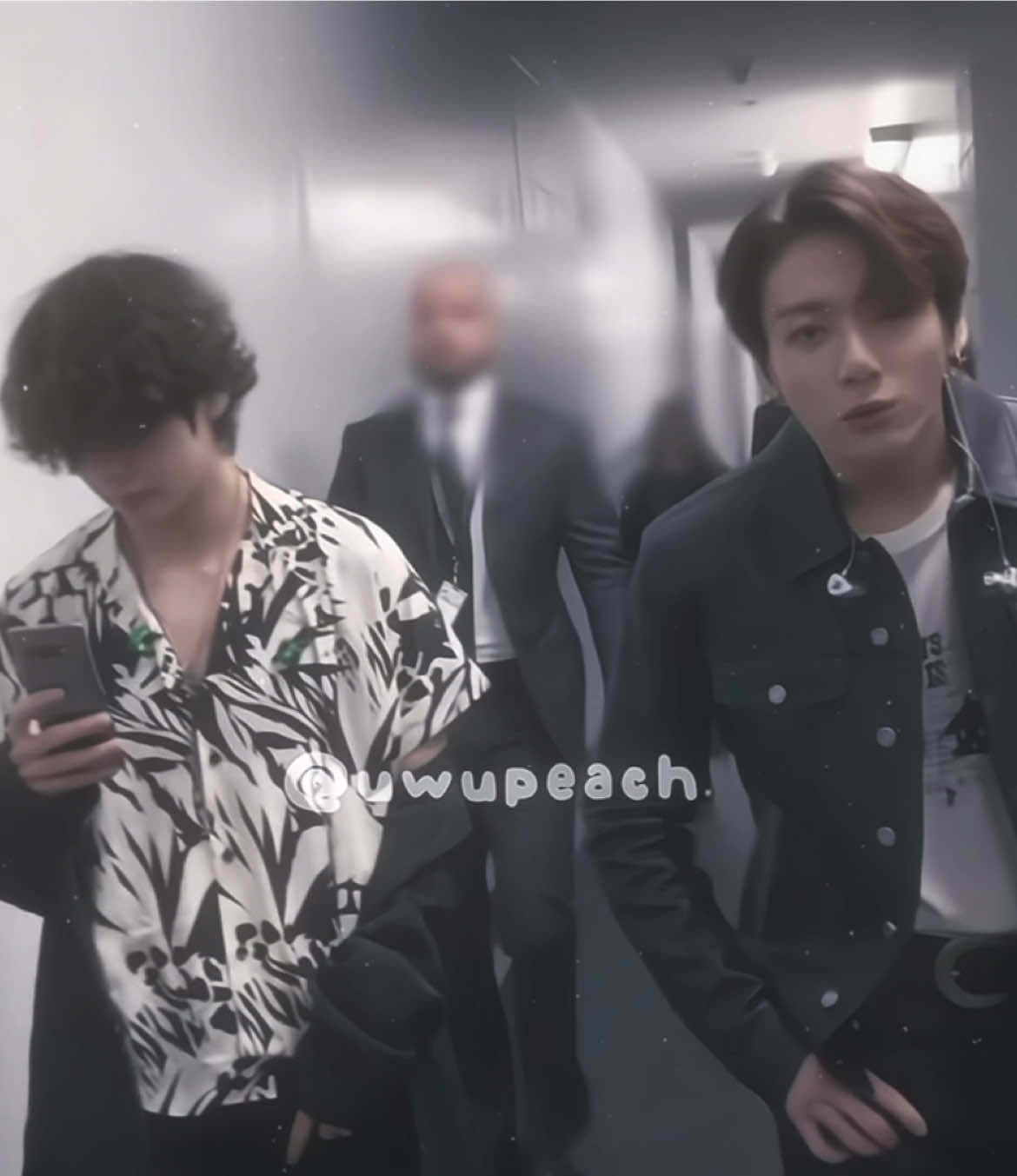 : đằng sau Jungkookie luôn có Taehyung chống lưng ❤️‍🔥 #bts #taekook 