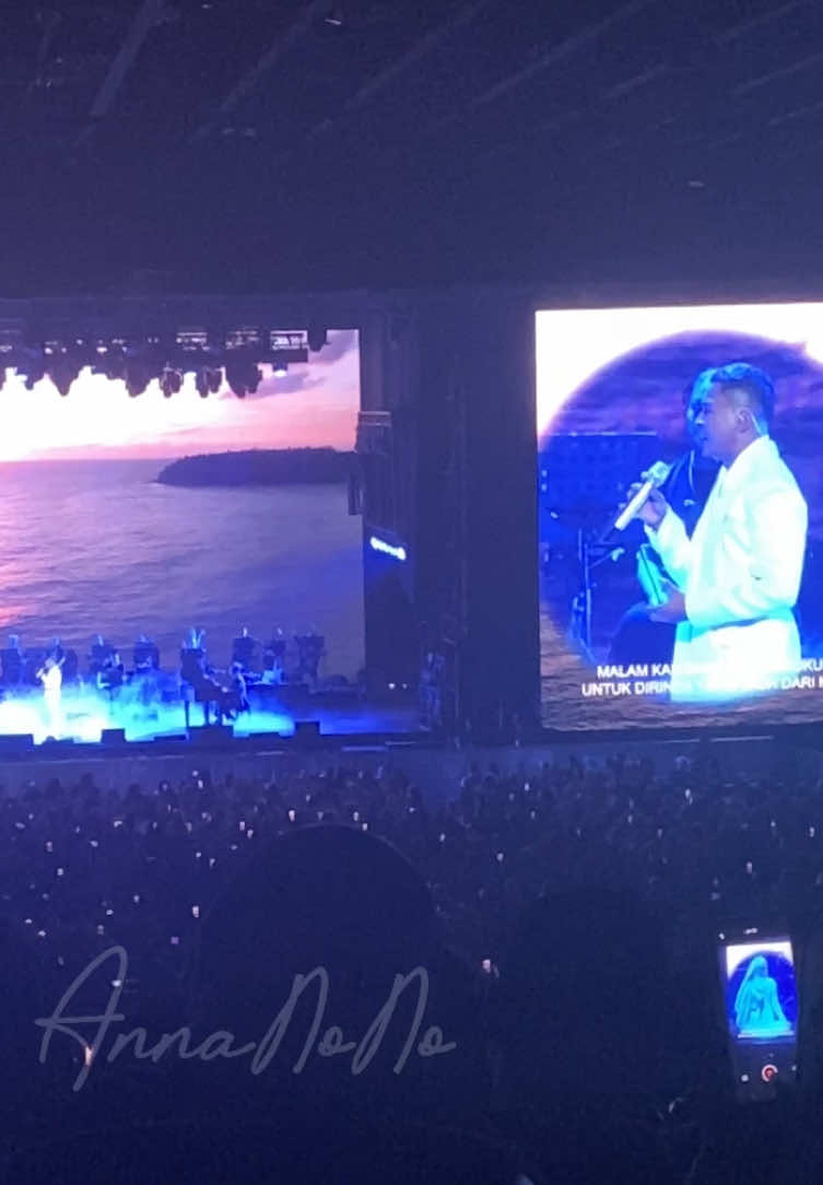 Ombak rinduuuu🥹😍😍 handsome n cantikk🤍💚 #fypシ゚ #fyp #fyppppppppppppppppppppppp #hafizsuip #KonsertDisebalikAkuHafizSuip #konsert #simpansini #sahentertainment #adirasuhaimi 