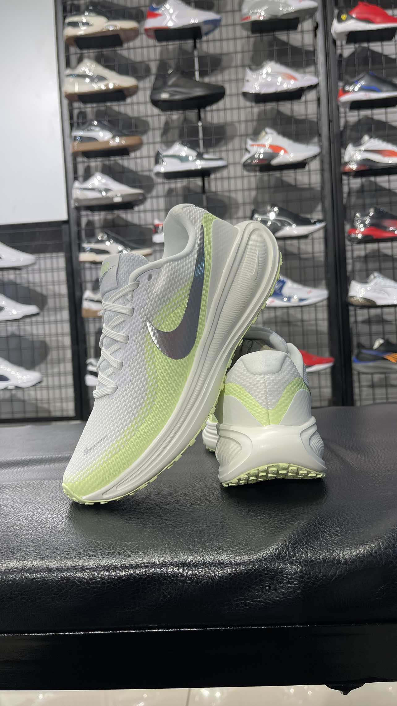 Nike Revolution 8 , ideales para acompañarte en tus días más saturados 💕👟 #nike #zapatillasoriginales #tavasperu #mujer #Running 