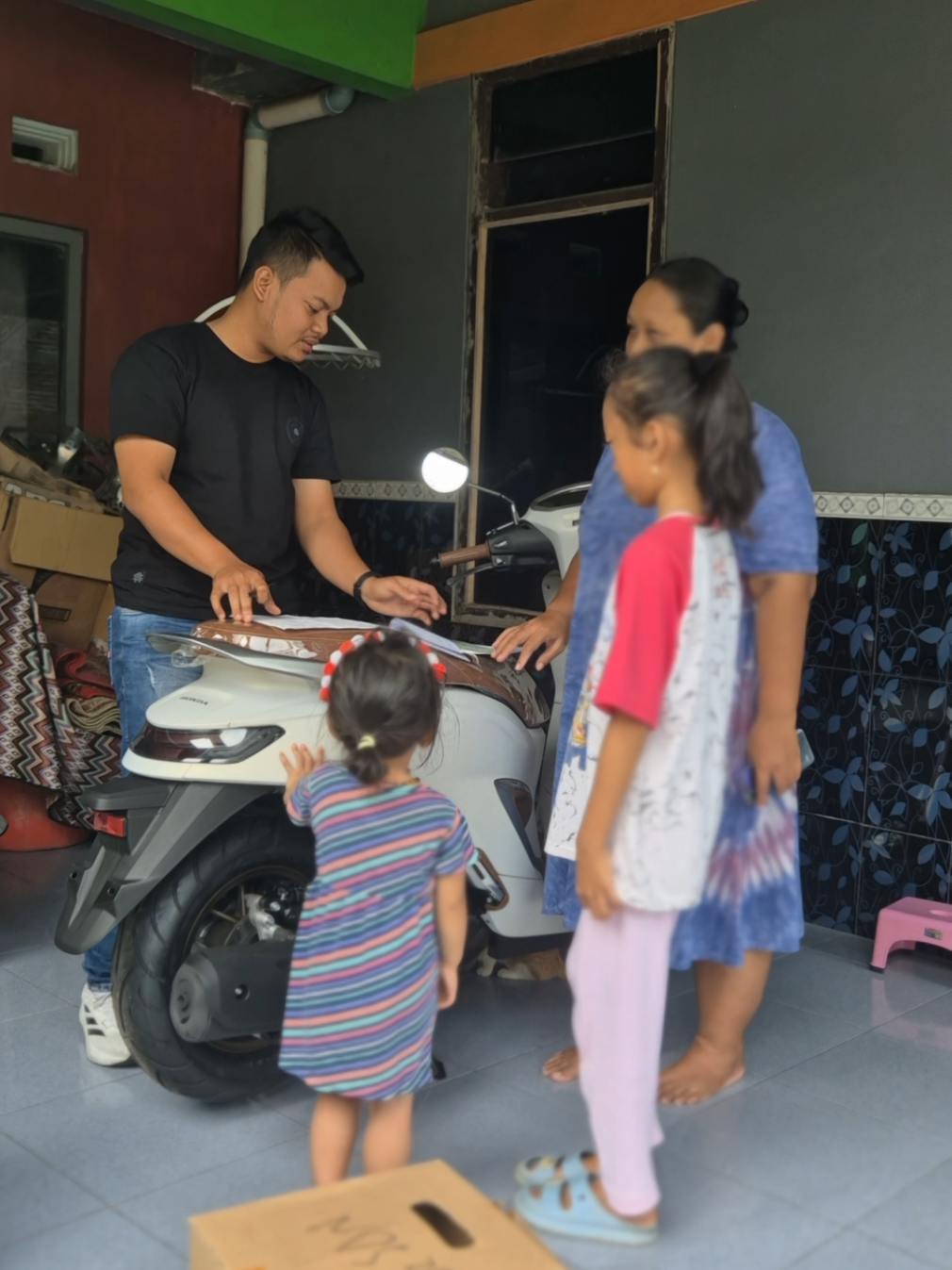 HONDA STYLO 160 ABS ▪︎ Harga 32.255.000   Blm termasuk diskon ▪︎ Paket kredit NOVEMBER     Dp 1.200.000    Angsuran 1.261.000 x 35 ▪︎ KHUSUS WILAYAH - Yogyakarta  - Sleman - Bantul - Kulon progo - Gunungkidul BISA TUKAR TAMBAH DENGAN MOTOR LAMA KAMU AGUNG HONDA JOGJA 0858 0060 3484 #hondajogja #dealerjogja #astrajogja #styloabs #stylo160abs 