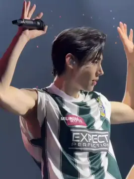 #pov : ‎Kamu baru saja akan bersiap untuk tidur sampai suara ketukan pintu membuat mu beranjak dari kasur. Tidak biasanya tengah malam begini pintu apartemen mu di ketuk. ‎ ‎Dengan perasaan was-was, kamu mencoba untuk tetap membuka pintu. Kamu mengerutkan dahi mu memandang dua orang yang sedari tadi mengetuk pintu mu. ‎ ‎