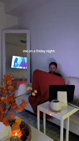 watching holiday movies, who else?? ❄️☃️ BTW A Very Vintage Christmas is on Amazon Prime!  #girltogirl #losangelesinfluencer #losangelescontentcreator #christmasmovies #holidayvibes 