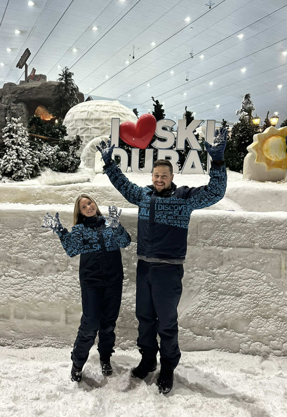 🎿❄️ Had snow much fun at #skidubai 🥹 wow what an incredible experience in the Dubai desert of all places. @VisitDubai 