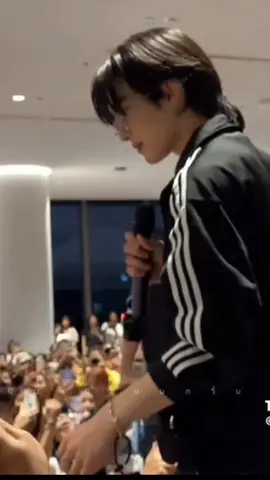 Baby Tee เพลงต้องห้าม❌ ไม่มีโอกาสได้ดูเต็มเพลง รวมมาได้แค่นี้จริงๆ คุณพี่เพิ้ดเค้าหวงยัยน้องจิ๋ว 🐯🐶 #เพิร์ธแซนต้า #PerthSanta #perthppe #santapp #CapCut 