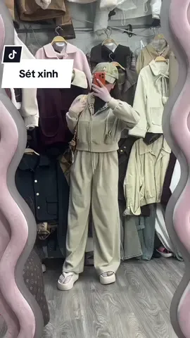 #xuhuong #aokhoac #xuhuongtiktok #moingaymotoutfit #thoitrangnu 