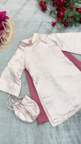 Áo dài gấm hồ điệp xinh iu cho các bé diện tết nha các mẹ 😍 mua ngay tại giỏ hàng góc trái màn hình nhé các mẹ 🛍️ #quanaotreem #ninhbinh #kimmonkids #thoitrangtreem #tet2026 #tetbinhngo 
