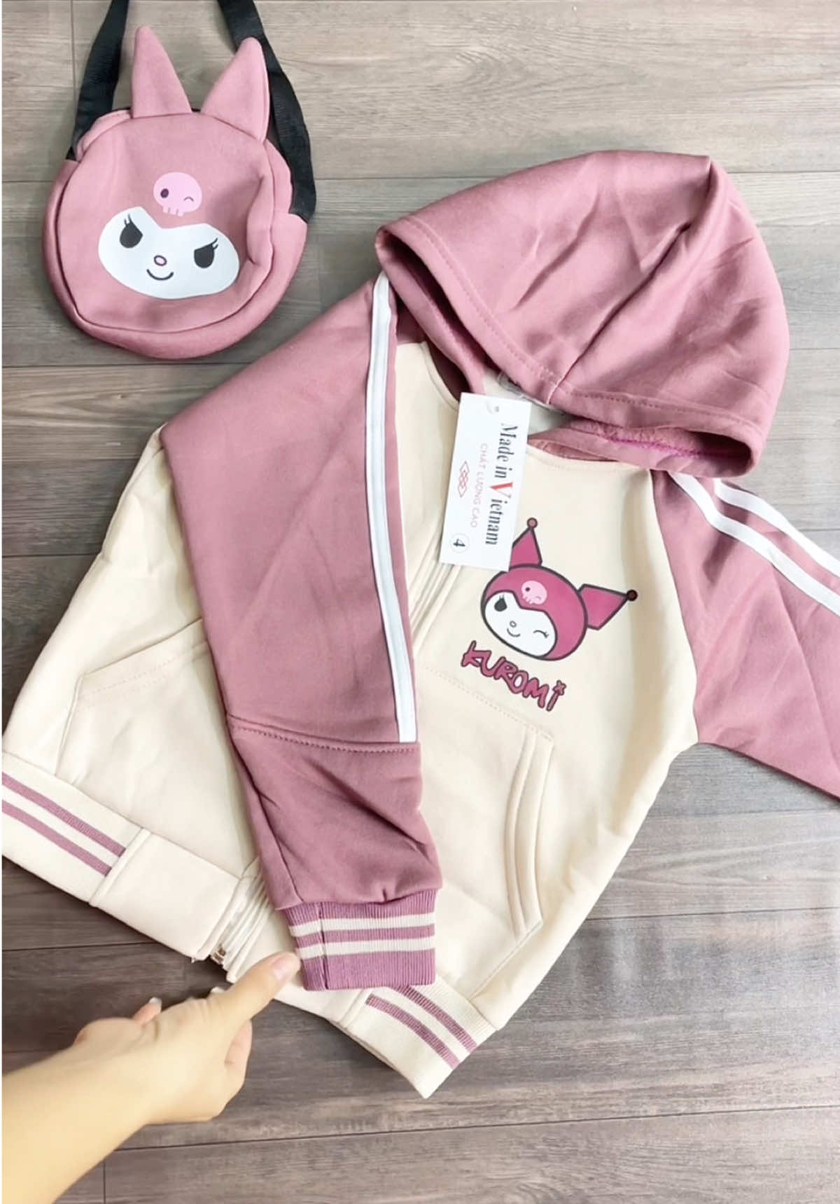 Áo nỉ hoodie bé gái: #dobochobe #aochobe #aobegai #aoxinh #aobegai 