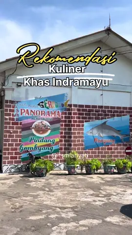 Rekomendasi Kuliner Khas Indramayu! Wajib kalian cobain makan pindang gombyang kepala ikan manyung! Asli asem, manis, gurih syegeerr.. pecinta ikan pasti suka!! Tonton lengkap biar tau alamat lengkapnya ya.. Nah, kalau cari kuliner enak sudah ada, sekarang ada rekomendasi tempat staycation di Indramayu yang oke juga👍 📍URBANVIEW Hotel MM Indramayu by RedDoorz Tempatnya strategis, fasilitasnya lengkap & juga bersih. Harganya apalagi cukup terjangkau. Kalau mau lebih Hemat booking lewat aplikasi @reddoorzid . Masukkan kode promo: YUKNGINEP. Jadi deh kalian staycation lebih Hemat! Inget ya segera download aplikasi RedDoorz biar staycation lebih mudah & hemat👌🏻 URBANVIEW Feel the urban comfort✨ #RedTravelers #REDTRAVELERS #URBANVIEWbyRedDoorz