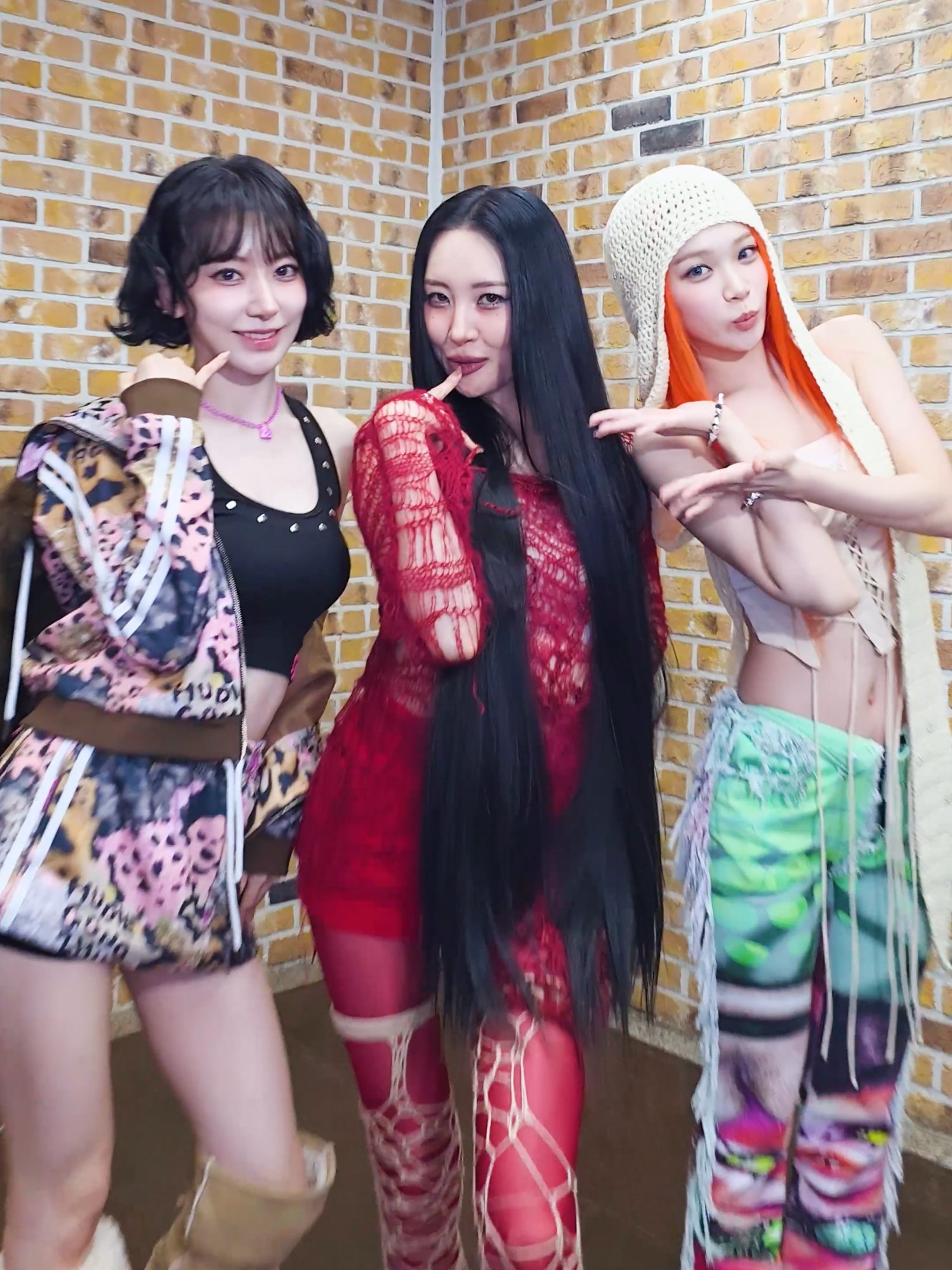 Eat it up w/ #SUNMI ❤️‍🩹🍝 #LE_SSERAFIM #KIMCHAEWON #SAKURA #EAT_IT_UP_SPAGHETTI  @official_sunmi