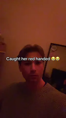 Like cmon 😭😂 #tinder #lyinggirlfriend #toxic #cheaterbuster #caughtin4k 