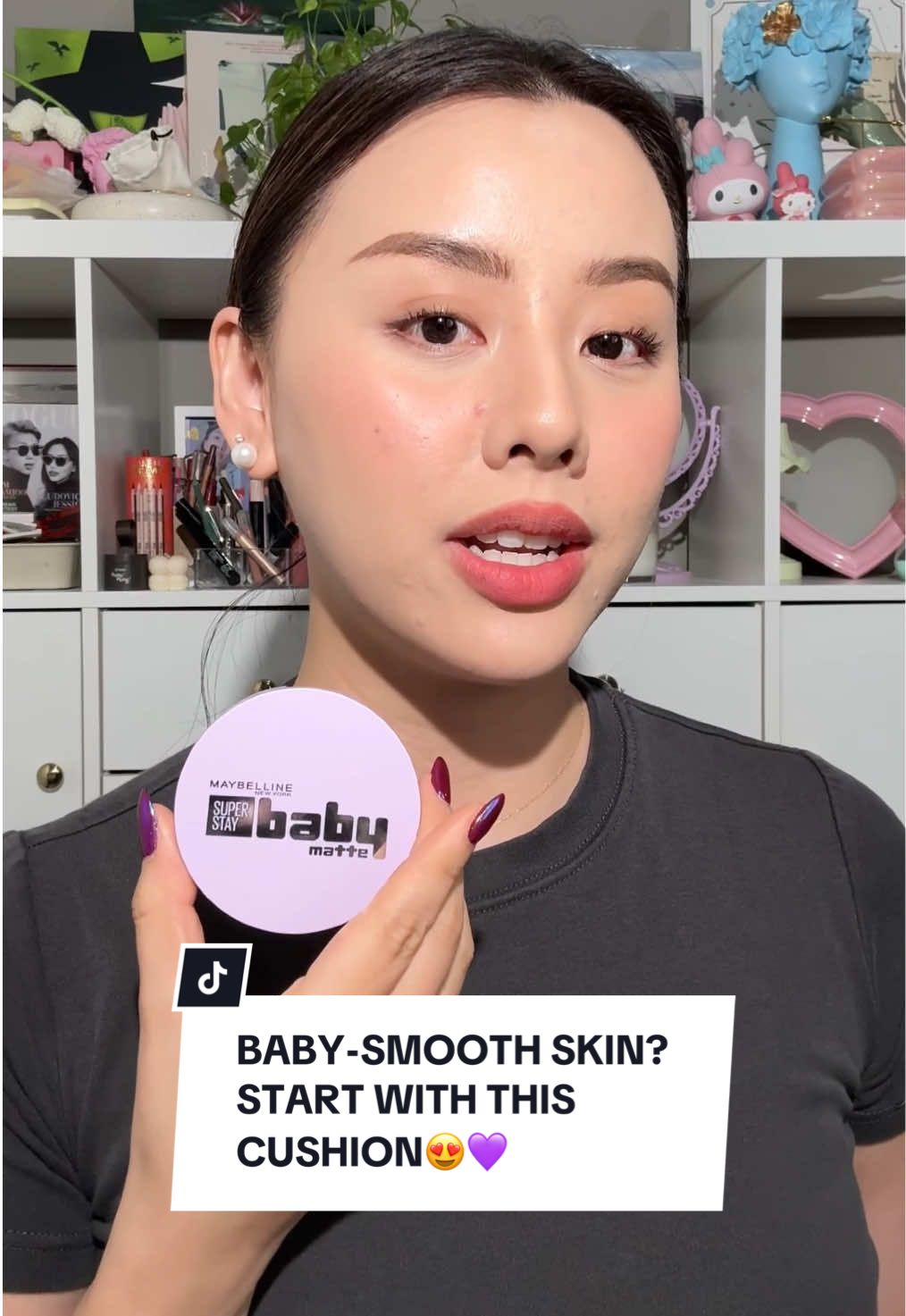 Hasil makeup kaya kulit bayi?!😱 Kamu harus coba cushion ini! Superstay Baby Matte Cushion, bukan cushion biasa bestie! Cushion ini punya finish baby-smooth blurring matte dan anti oksidasi, stay on point 24 jam😍 Yuk upgrade cushion kamu sekarang! #wearemaybelline #BabyMatteCushionID #babyfaceunlocked #byecakeyheybaby 