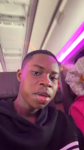 Flying to the uk now 🇬🇧✈️❤️