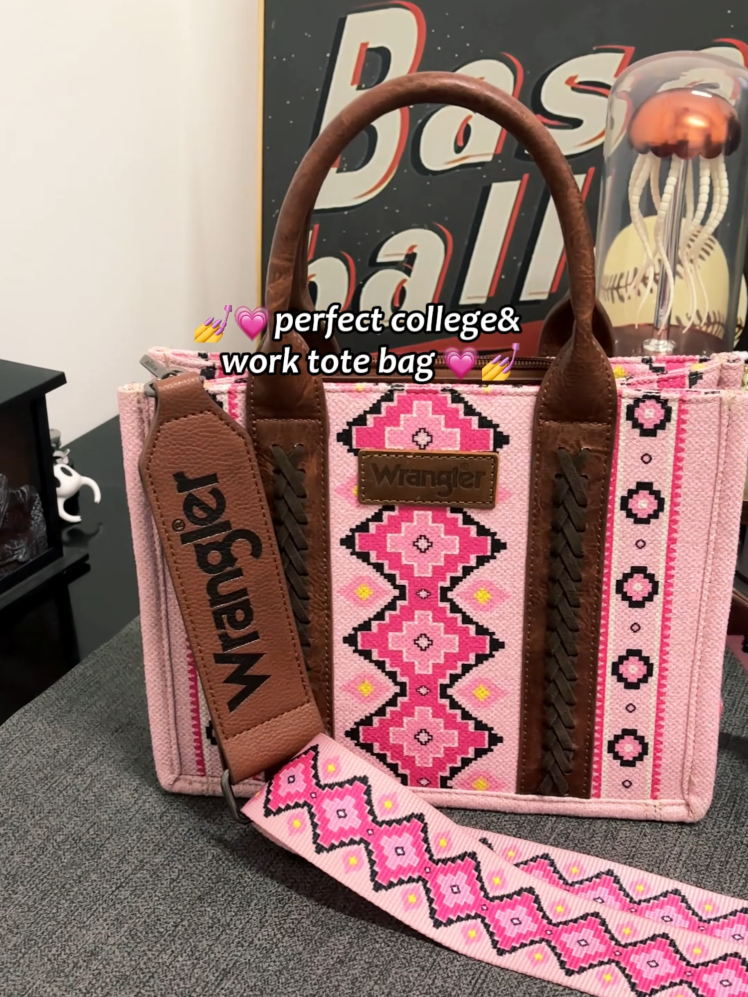 Both beauty and practicality! Ingenious design with reasonable compartmentalization, carry it and boost your fashion sense!#TikTokShopBlackFriday #StyleandSparkle #fyp #westernpurse #wrangler