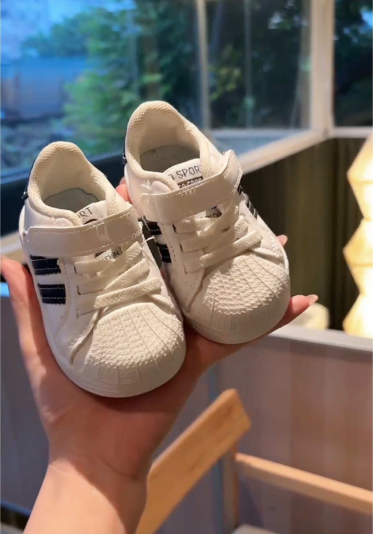 Mẫu giày thể thao tập đi cho bé trai và bé gái năng động khỏe khoắn  ##deptapdichobe##giaydepchobeyeu##giaydepchobe##giayquangchaucaocap🥰🥰##giaytreemb##giayquangchaucaocap##giaydeptreemg##giayembe##giaynam