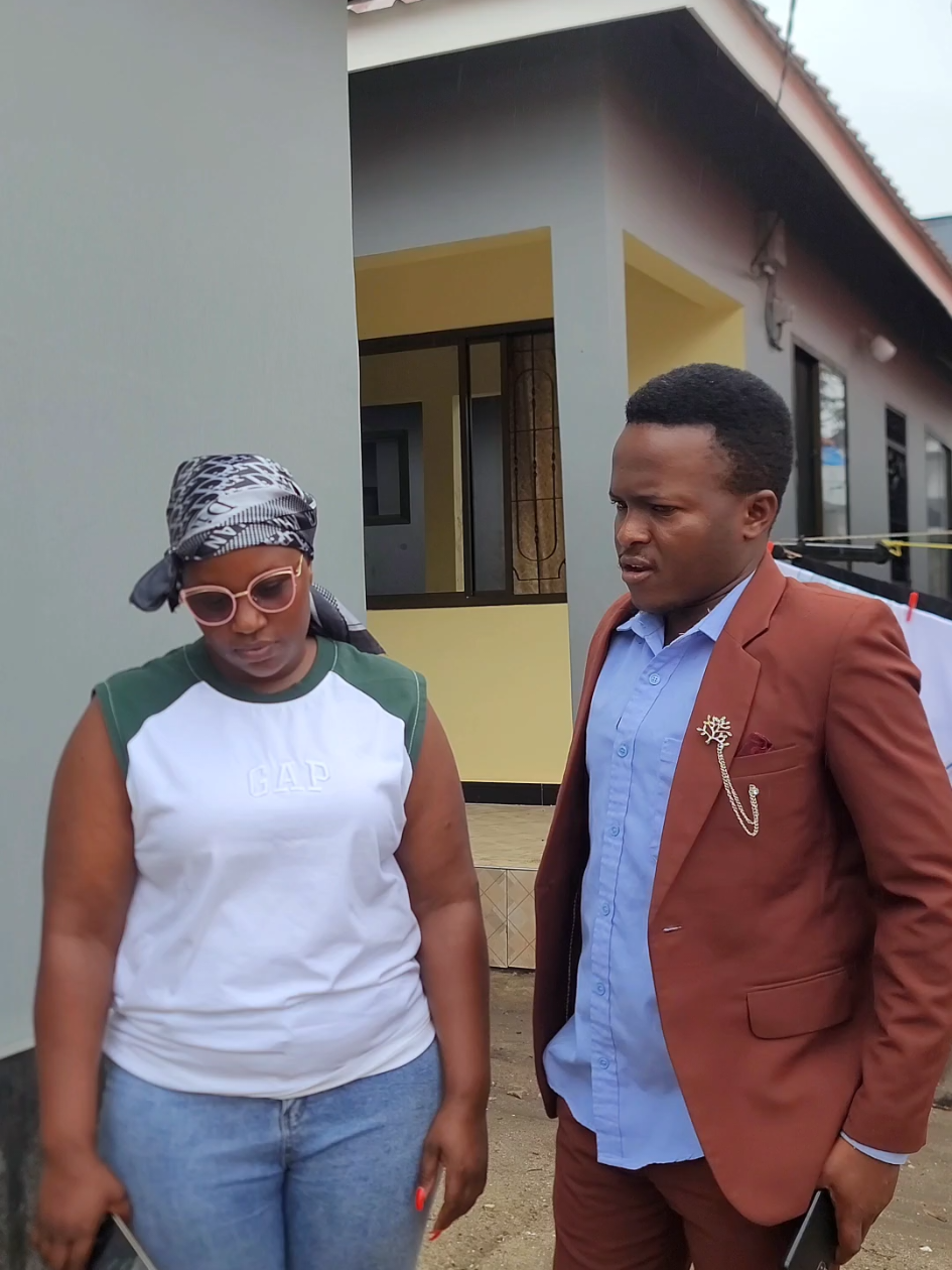 yanazungumzika  Bodaboda ni usafiri salama vaa helment 