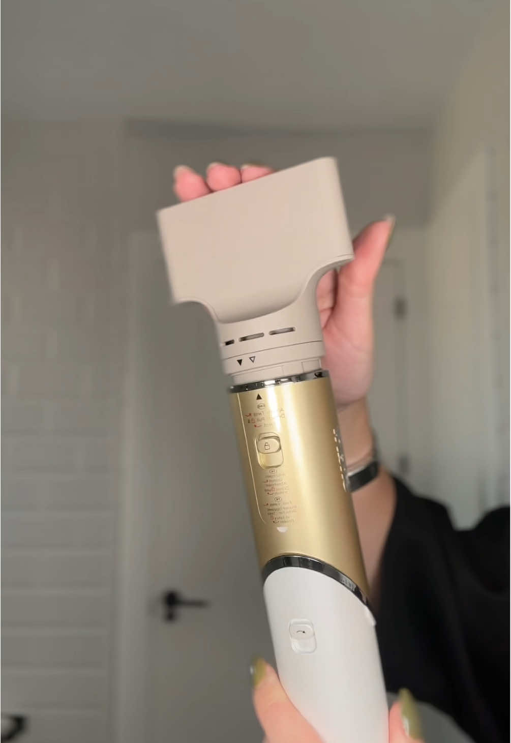 regalo de Shark | Ninja - publi  Secarme el pelo y plancharlo a la vez es una de las grandes fantasías de mi vida.  @shark_es #sharkespana #sharkglam