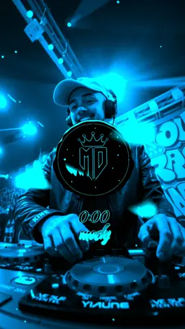 انت معلمه في الشياكه والاناقه البس السماعه وقمرقص💃🏽💃🏽ريمكسات 🥁🥁🥁 #ريمكس_مهرجانات_2025 #ترندات_تيك_توك #قوم_ارقص_يسطا🔥⚔️ #البس_السماعه🎧 #الريتش_في_زمه_الله💔😣 