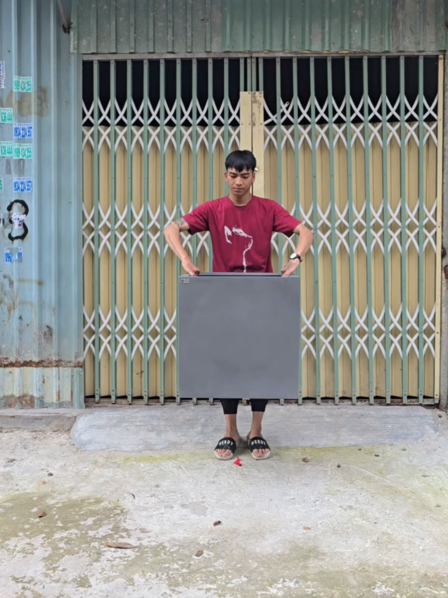 Thay chậu xi măng bị bể bằng chậu composite fiberglass đúc nguyên khối cho ks Le Saigon. Size : Vuông 60cm * 60cm Không lo thấm và bể vỡ. Ma Belle nhận làm theo yêu cầu. #chaucomposite #chaucay #chauximang #chaunhuacomposite #chautrongcay 