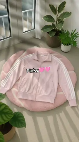 🩷🩷 #tracktopcasual #casualstyle #casualoutfits #tracktop #tracktopadidas 