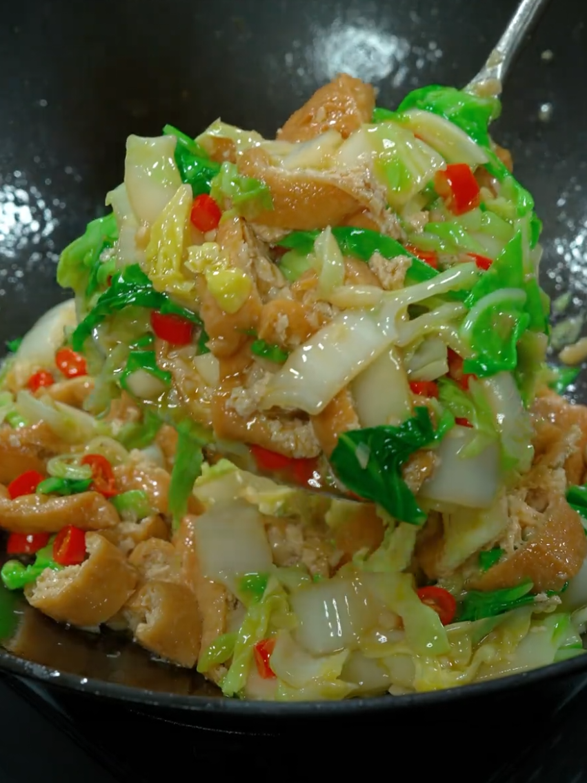 特别好吃下饭的#油豆腐烧白菜 ，做法也简单，比肉都好吃#美食 #美食教程 #家常菜 