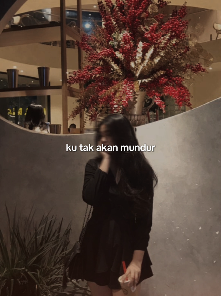 Tuhan ku cinta dia, tapi dia tidak cinta aku🙂 #templatelirik #liriklagu #janganrubahtakdirku #fyp  #CapCut 