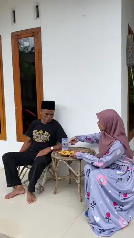 Seharian suami manjain istri #JOS #josengineratrepellent 