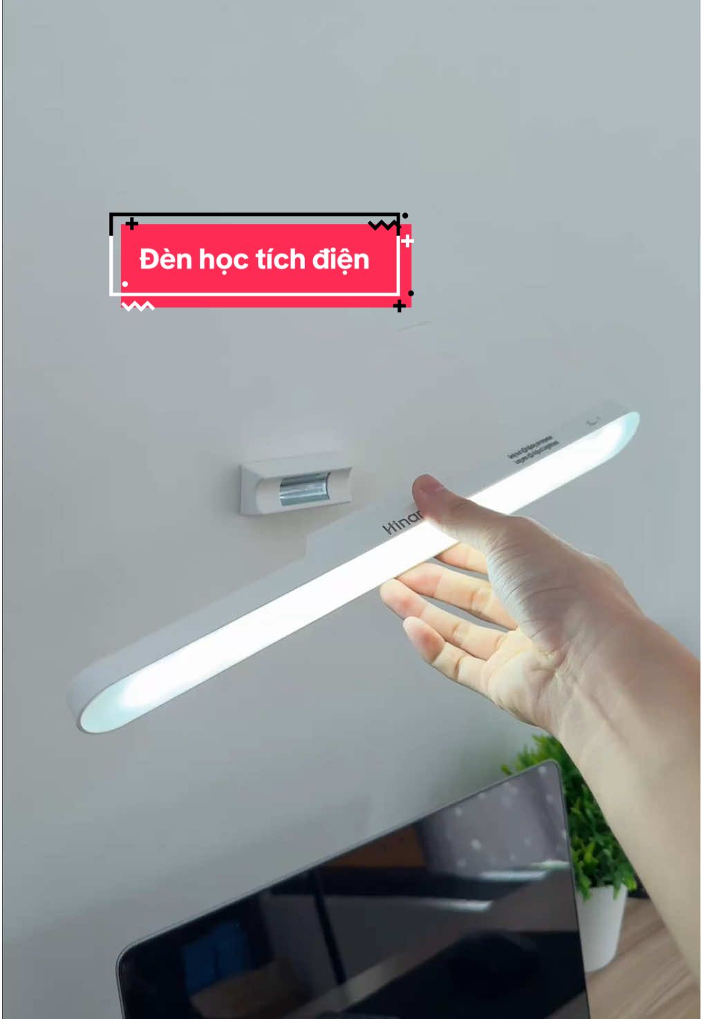 Đèn học để bàn tích điện thông minh, không dùng dây nên rất gọn gắng đâu cũng được  #denhocdeban #denhoc  #denhoctichdien #review #hangoriviuu 