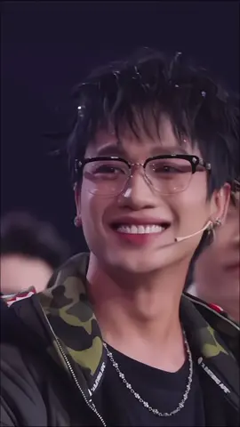 Ù uôiiiiii Giám khảo Lê Vinh đẹp trai cỡ nàyyyyyy #anhtraisayhi2025 #atsh #levinh #anhtraisayhidancebattle 