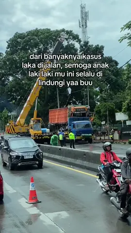 Semoga kita yang sedang berjuang di jalan di kasih keselamatan dan kesehatan 😇#CapCut #banyumanik #semarangstory #masukberanda #drivermuda😎 @Sofy 