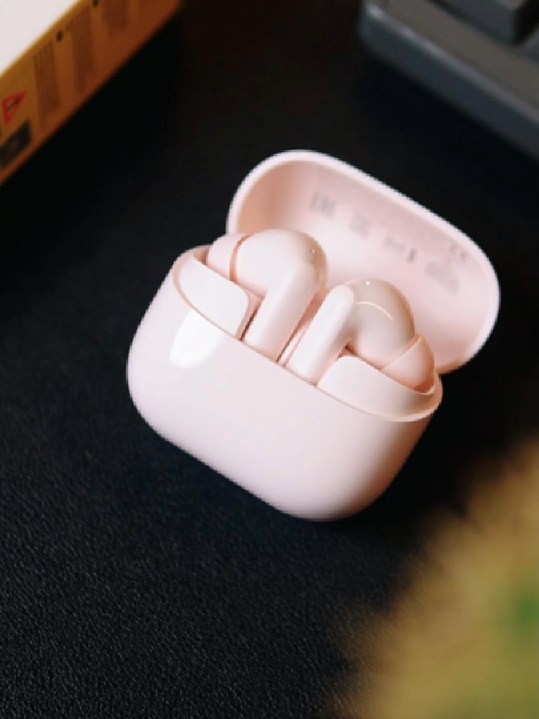 Yang kebutuhannya buat meeting, gaming, atau olahraga, satu TWS ini cukup. Baseus BP1 NC udah punya ANC, 4 mic, dan baterai awet sampe 41 jam. #baseusbp1nc #twsbaseus #twsanc #twsbluetooth #cuantanpabatas #gajiansale #twsgaming #twsmurah