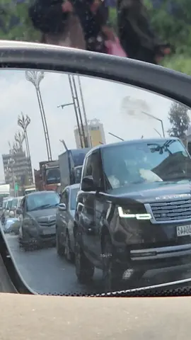 የቱ ይሻለኛል? #rangerover #drivinginaddis #mercedes #viralvideo #adonay @የአዲስ አበባ መንገዶች ጥቆማ @DRIVING IN ADDIS @Driving in Ethiopia @Beki auto car sells @abelyirgaw1 @@SaraCar 