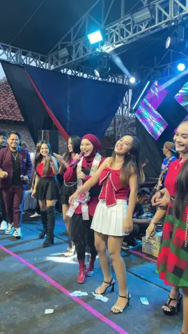 Kita kasih trung tung tak tak dulu nang Agung 💃🏻 #sitialiyah #orkespink #aliyahmusiccolaboration #dangdut #koplo 