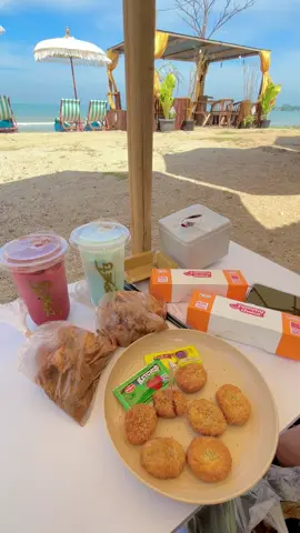 nyantai di pantai layang-layang emang syahdu banget yaa🥰✨ #fyp #jepara #pantailayanglayang #karangkebagusan #pantaijepara 