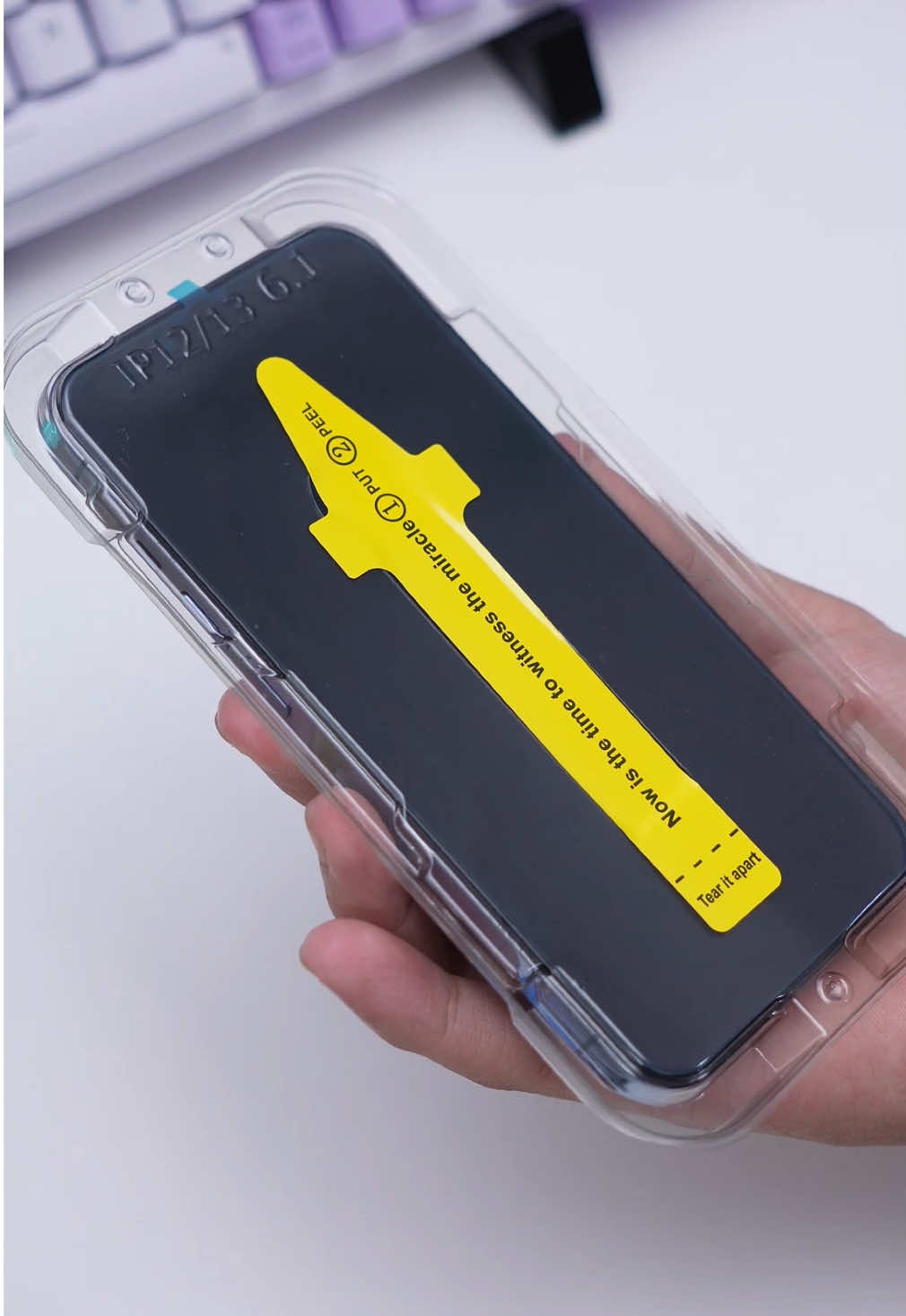 Kính cường lực KingKong cho iPhone chống nhìn trộm, chống vân tay, viền mỏng, có cả loại trong suốt sắc nét, bảo vệ máy bền lâu #TikTokShop1111 #SaleVuiVoDoi #TikTokShopFunFest #beizunvietnam #kinhcuongluciphone 