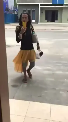 jangan menilai dari fisek pakayan diri manusia dia lebih murni cintanya dengan baginda nabi muhammad daripada yang kuwar kuwar katanya cinta tapi cinta palsu # cerita akhir jaman 