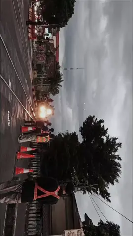 BAKAR KABELNYA 🔥🥵🤣 #railfansindonesia #keretaapiindonesia #lokomotifkobong #fyp #fyppppppppppppppppppppppp 