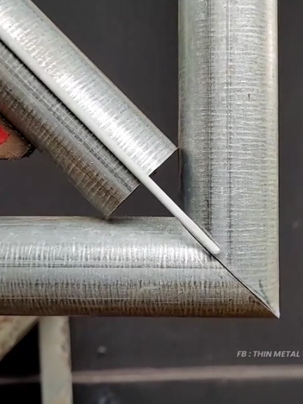 Brilliant invention easy thin pipe corner joint work. #welding #metalwork #fabrication #cuttingskills #tipsandtricks 