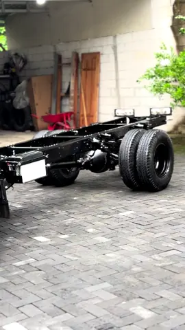 Dyna 130ht thn 2017 km low 22 ribu  ban 7 masih bawaan semua  istimewa 