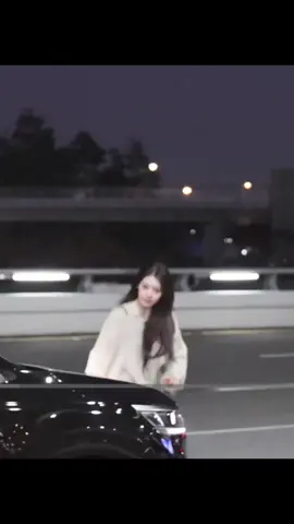 They are so pretty😵‍💫 Rora, Ahyeon, and Pharita at the airport today  #rora #ahyeon #pharita #babymonster #fyp 