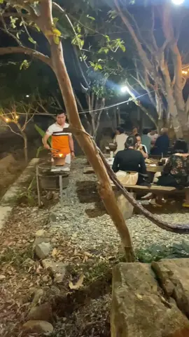 View quán em chill thế này cơ mà 😆 Cuối tuần cả nhà có chỗ hẹn hò tụ tập với ae bạn bè gia đình chưa ❤️