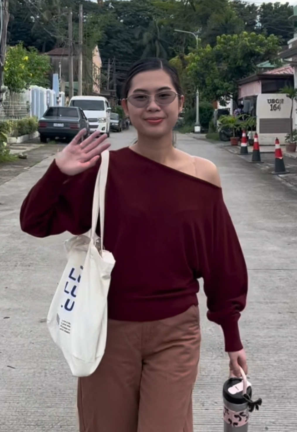 off shoulder top #offshoulder #offshoulder #sweater #sweaterstyle #outfitideas 