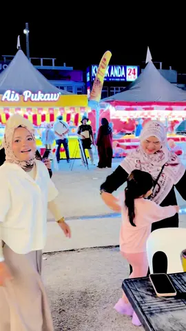 Tq bonda @dsnor jumpa cucu n bawa hadiah utk qalesya… bubur durian sedapp oooo